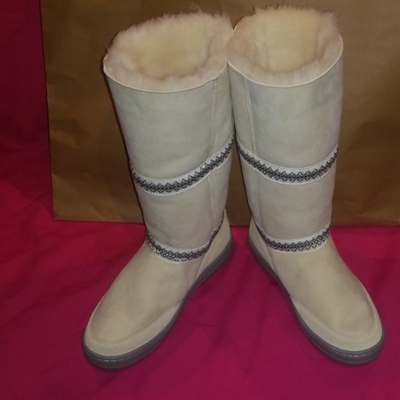 Water resistant boots - Picture 3 of 8